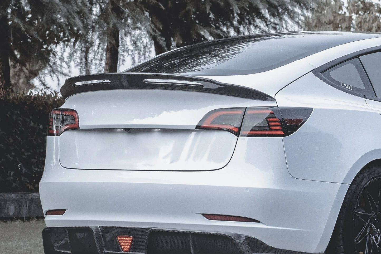 TESLA MODEL 3 (2019-ON) CARBON FIBER REAR SPOILER V4