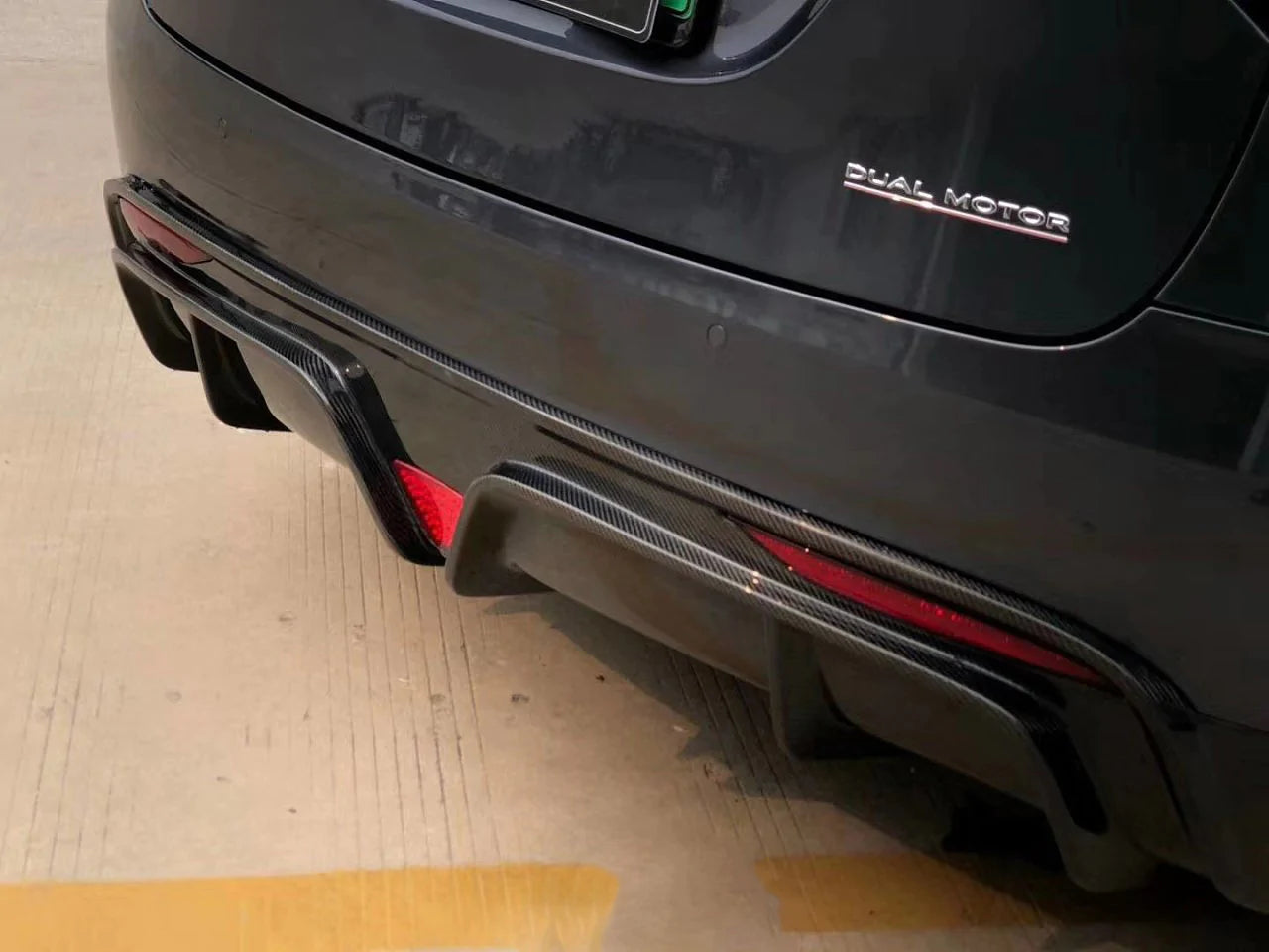 TESLA MODEL X (2016-NOW) CARBON FIBER REAR DIFFUSER V1