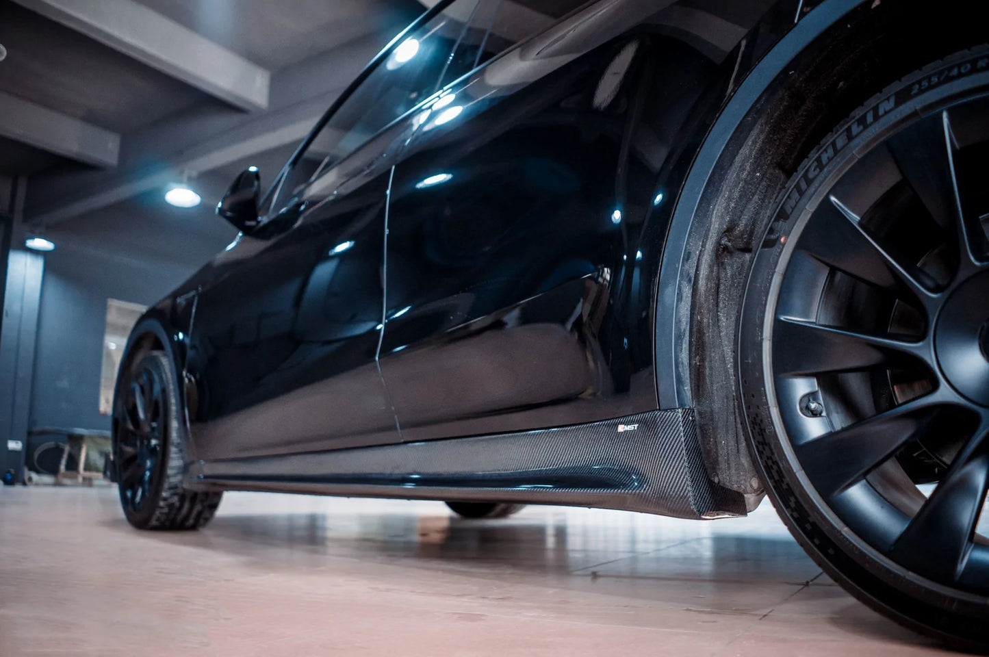 TESLA MODEL Y (2021-ON) CARBON FIBER SIDE SKIRTS V1