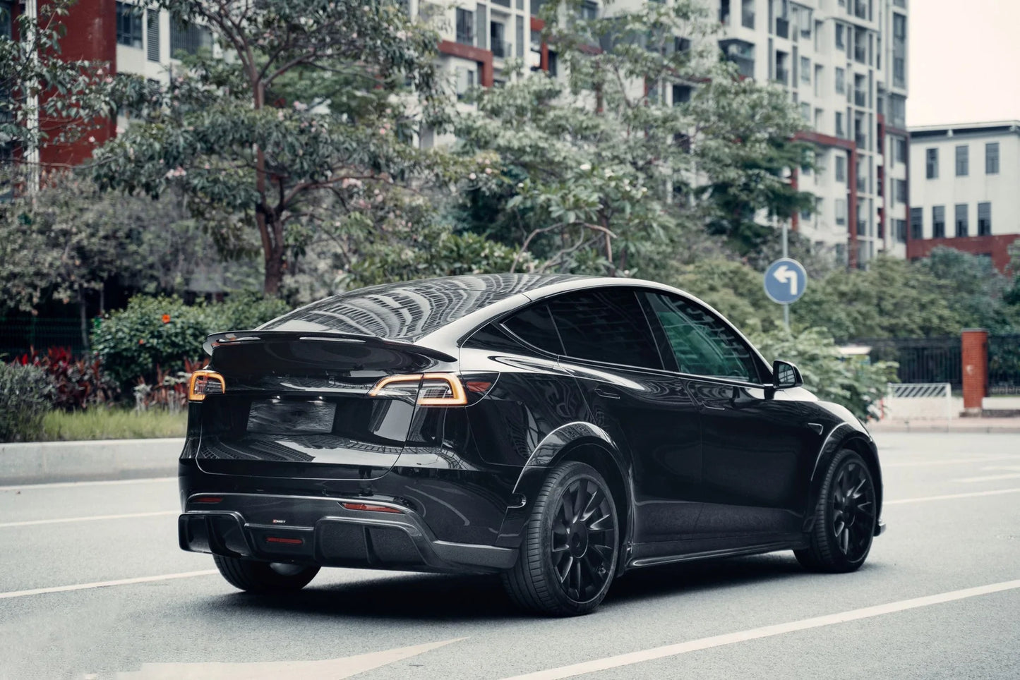 TESLA MODEL Y (2021-ON) CARBON FIBER REAR DIFFUSER V1