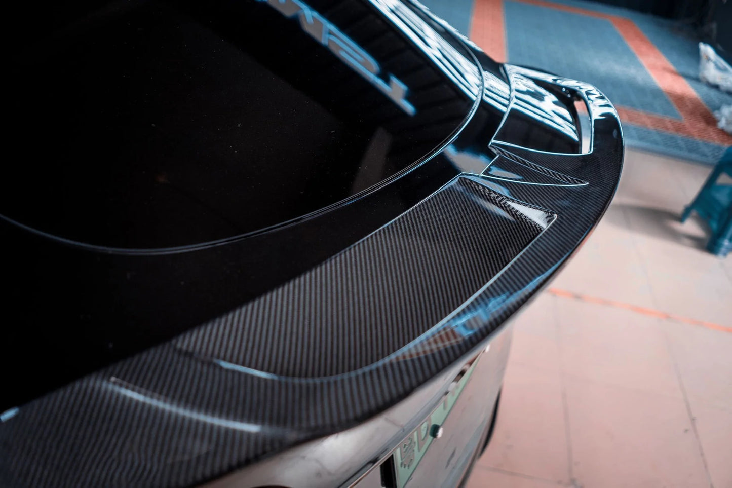 TESLA MODEL Y (2021-ON) CARBON FIBER REAR SPOILER V1